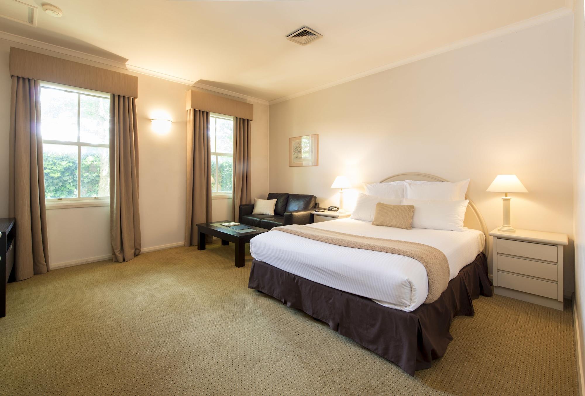 Отель Beau Monde International Doncaster East Экстерьер фото