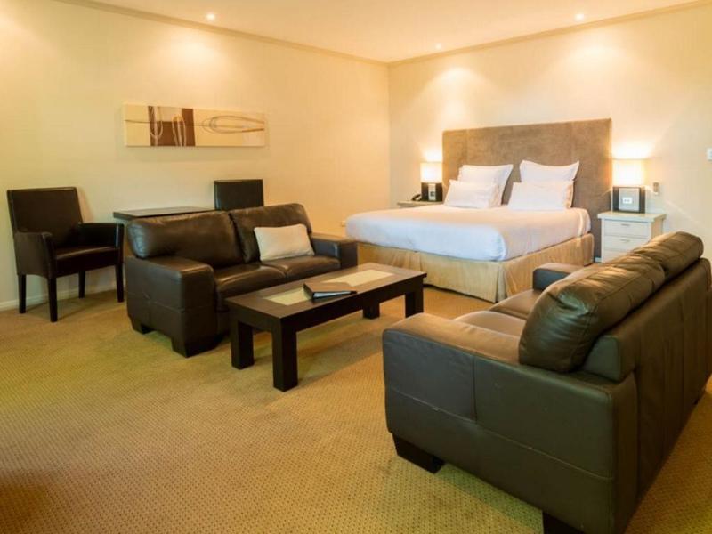 Отель Beau Monde International Doncaster East Экстерьер фото