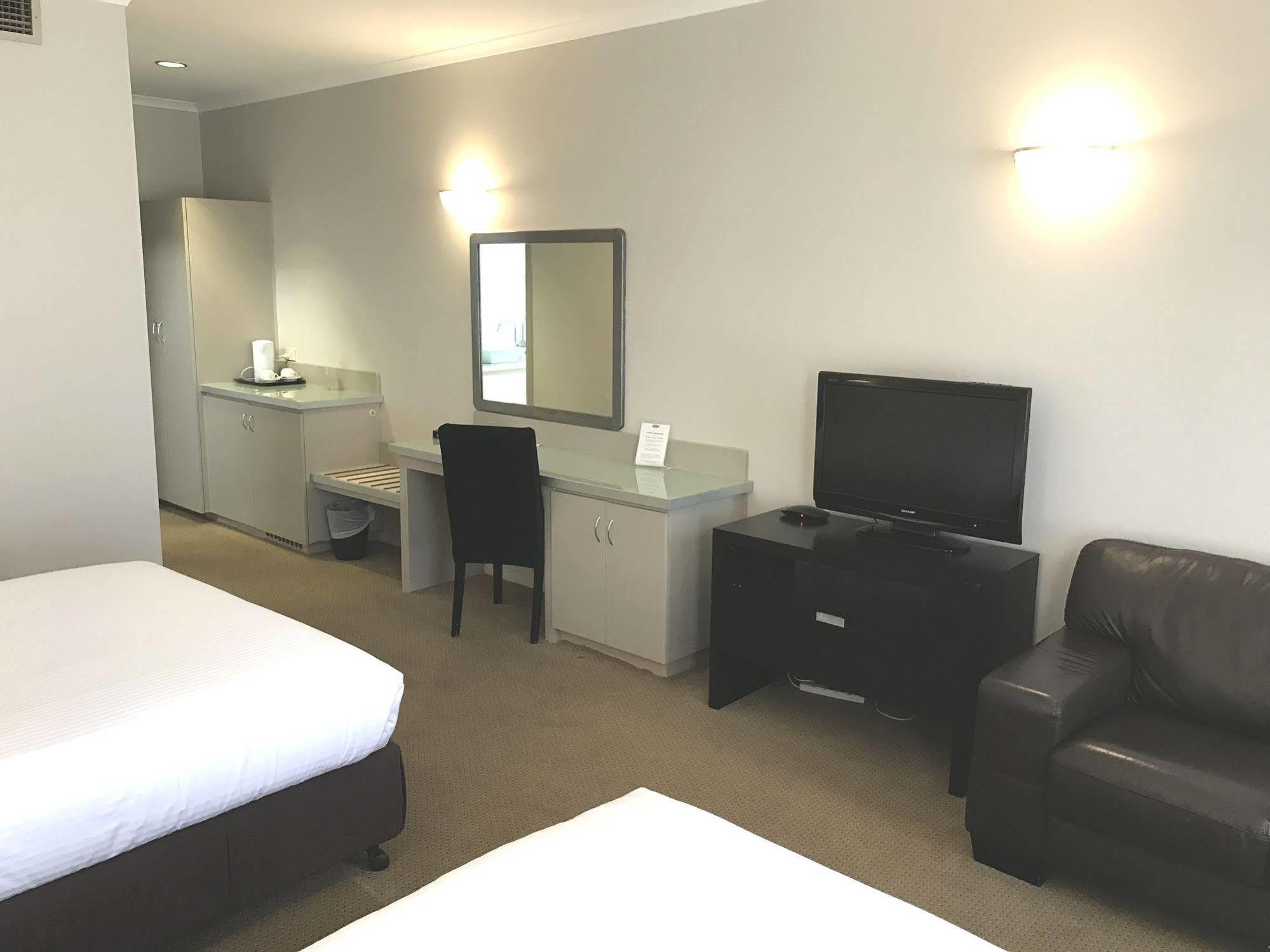 Отель Beau Monde International Doncaster East Экстерьер фото