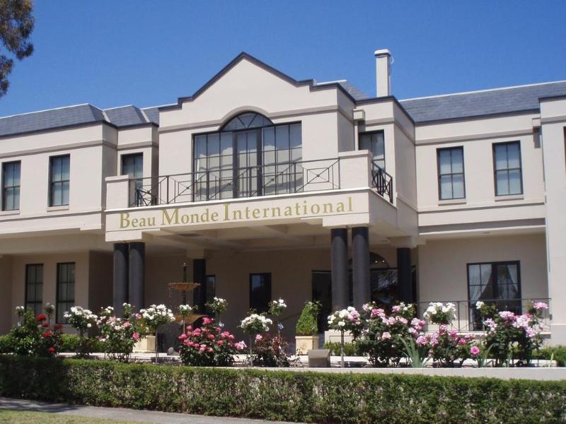 Отель Beau Monde International Doncaster East Экстерьер фото
